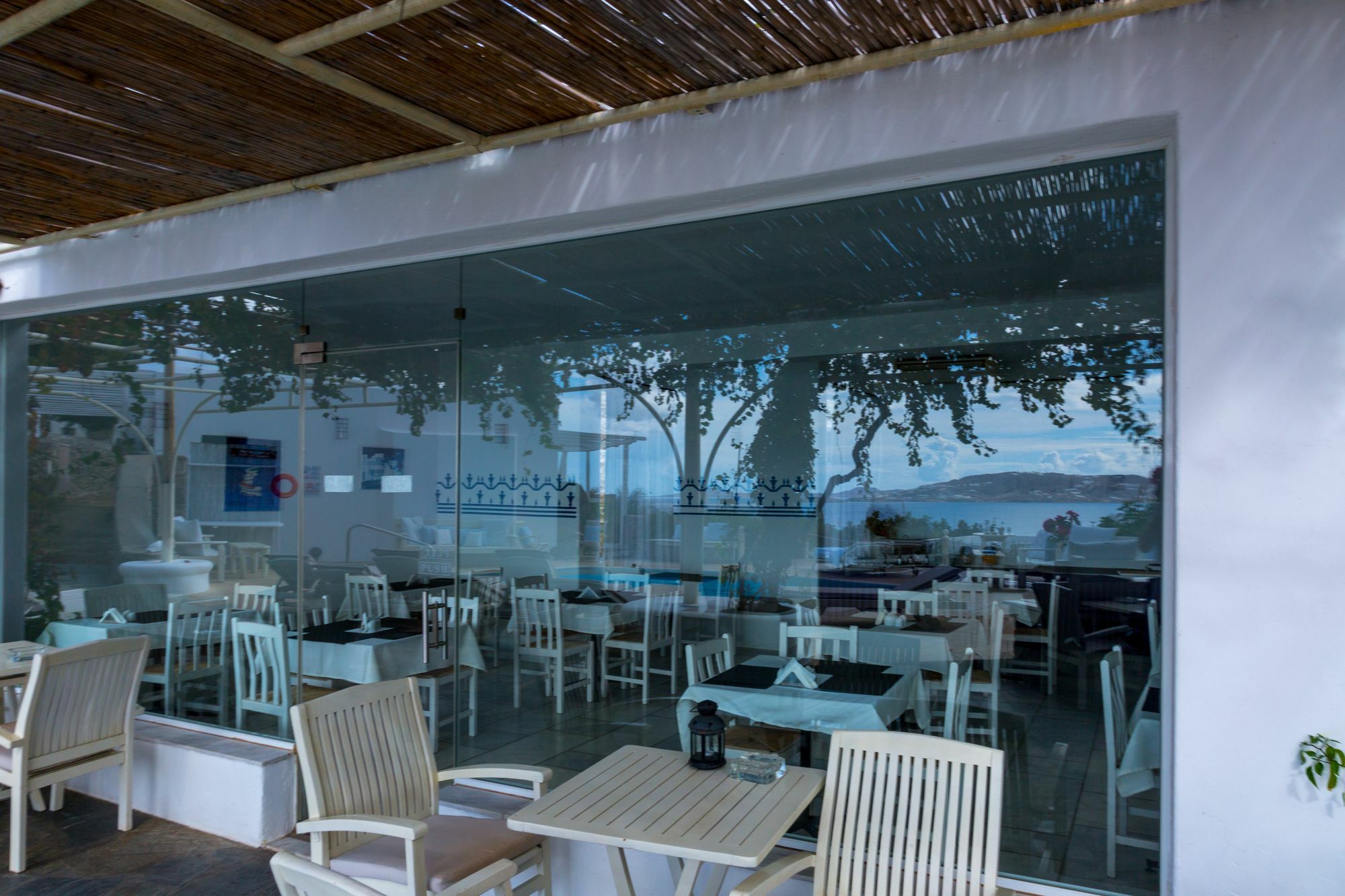 Rhenia Hotel Tourlos Exterior photo